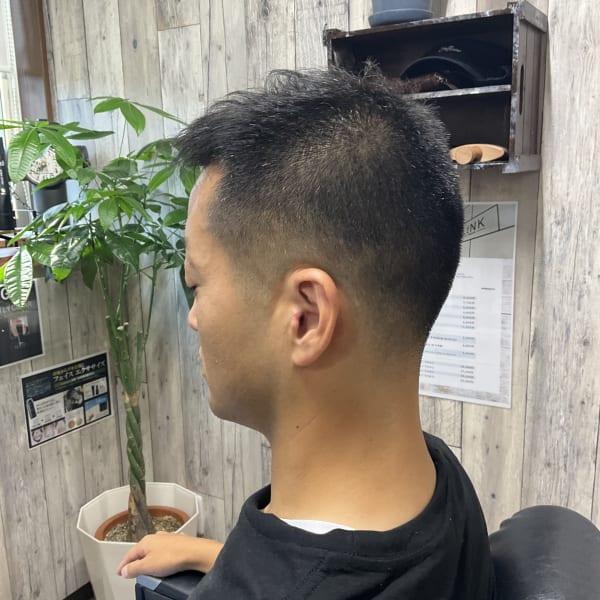 サイド刈り上げショートスタイル