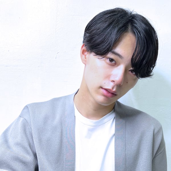 刈り上げナチュラルセンターパート|REVES