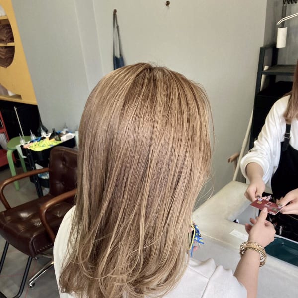 ハイトーングレージュカラー