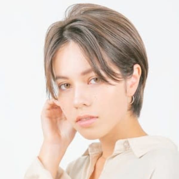 耳掛けハンサムショート