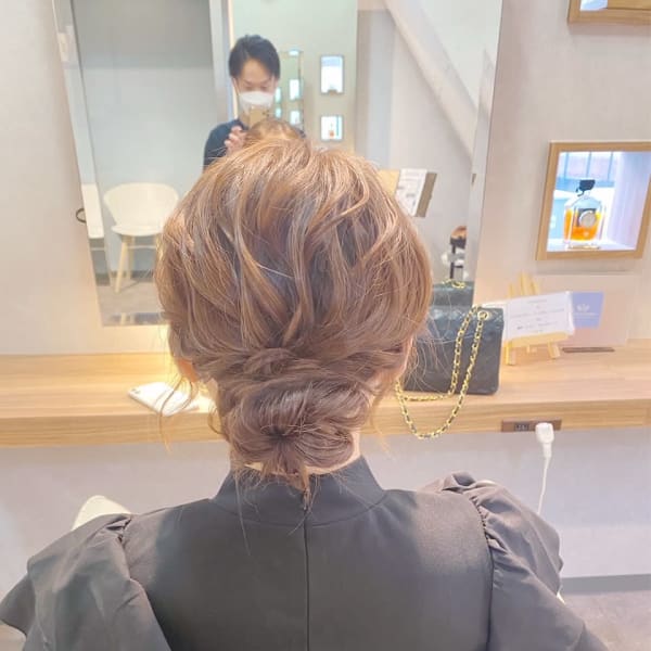 お呼ばれダウンシニヨン|ヘアセットサロンLaLa rOomo STUDIO
