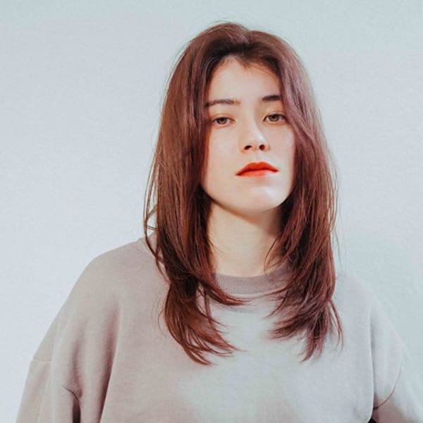 センターパートロングレイヤー