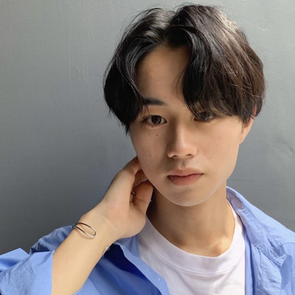 韓国メンズ センターパート×ニュアンスパーマ