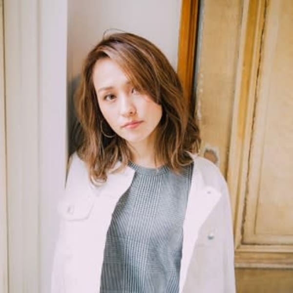 伸ばしかけベージュカラー