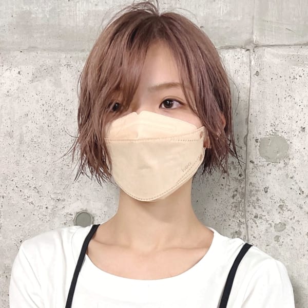 ピンクベージュ×グラデーションボブ