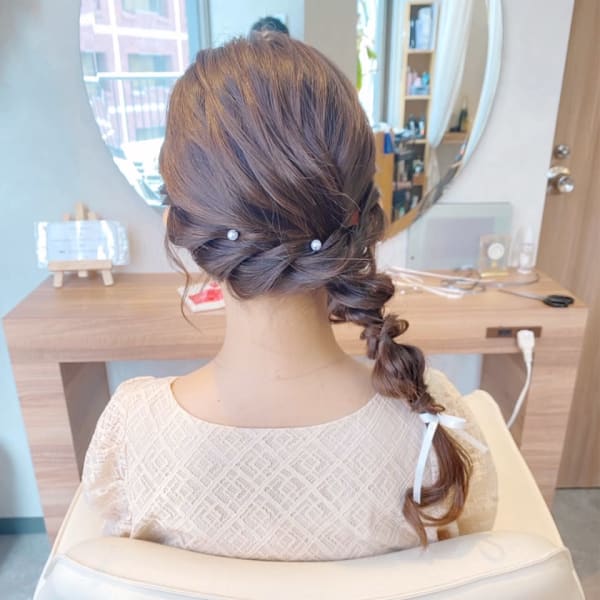 お呼ばれサイド編み下ろし風ヘア