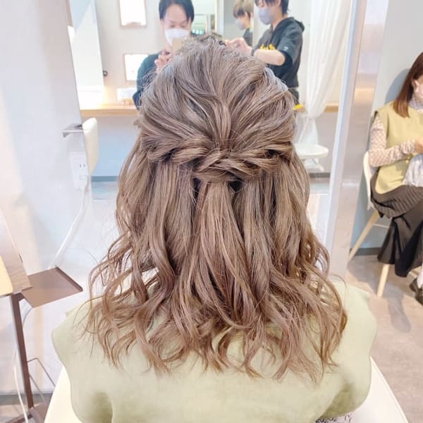 ナチュラルハーフアップ