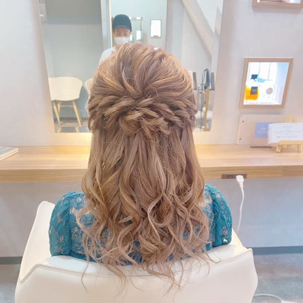 ロープ編みハーフアップ