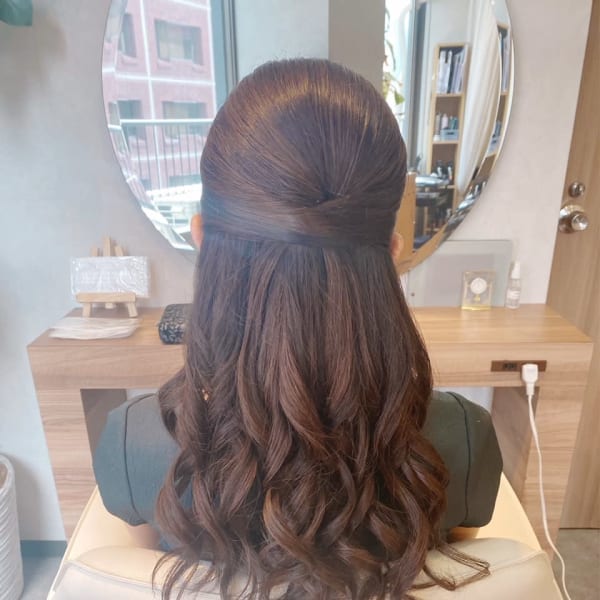 キレイめハーフアップ大人アレンジ