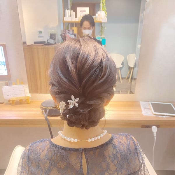 定番んシニヨンアレンジ