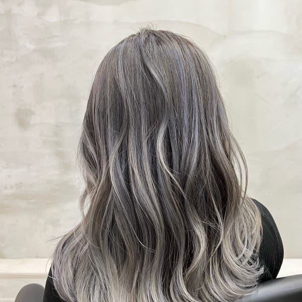 ホワイトバレイヤージュ