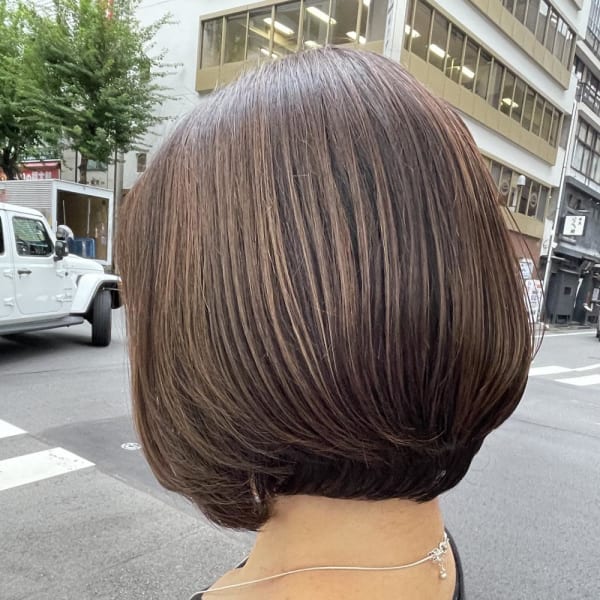 うねりパサつきを解消するアンチエイジングストレート