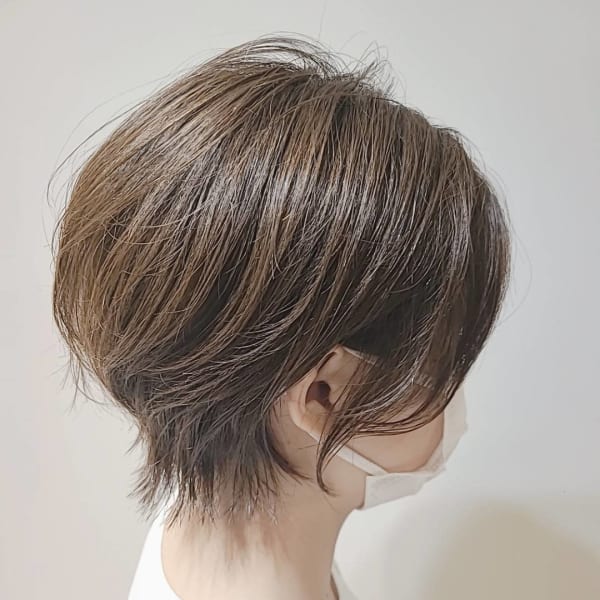 遊び心のある外ハネくびれショート