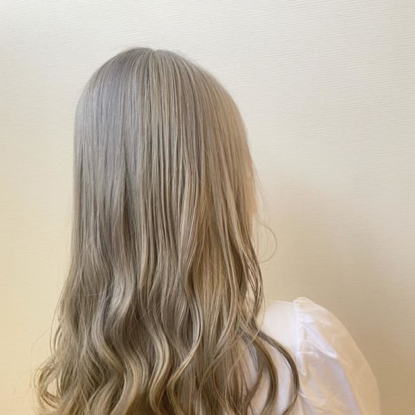 ホワイトベージュ