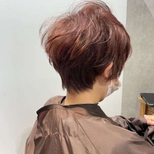 ☆ショートレイヤー×白髪ぼかしハイライト（カシスピンク）☆