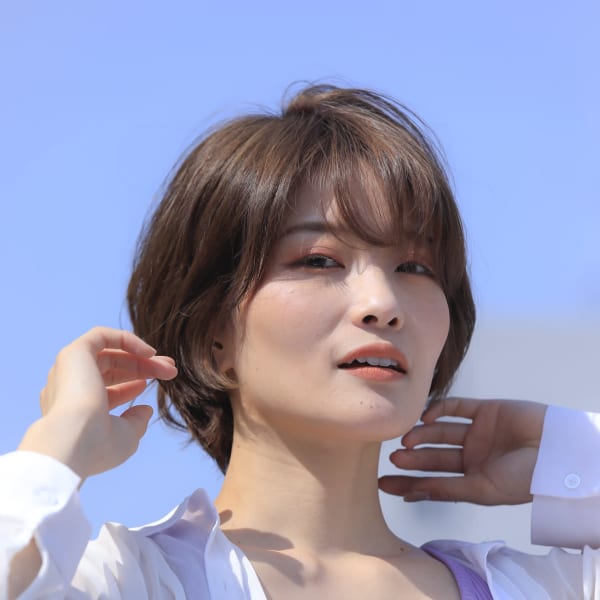 女性　ショートカット