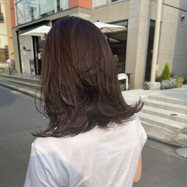 透明感カラー 秋カラー ダークグレー レイヤーカット