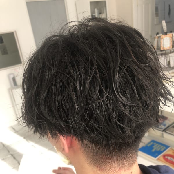 波巻きスパイラルパーマ刈り上げマッシュ