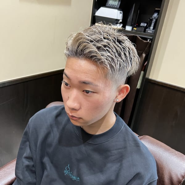 ホワイティーミルクティーグレージュ・スキンフェード