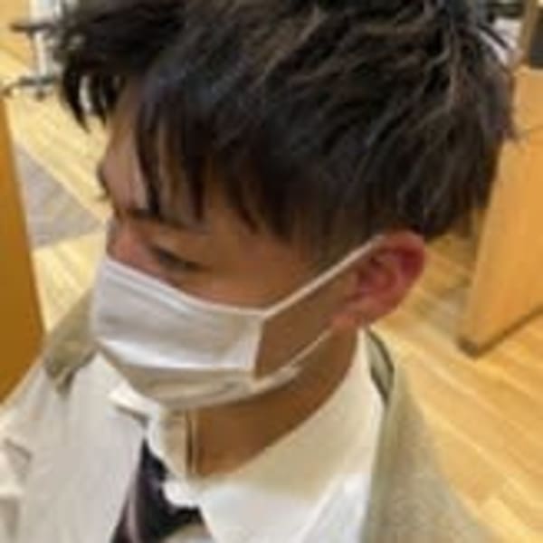 アップバング ツーブロック ショート