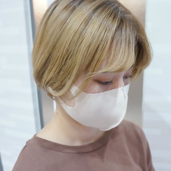 外国人風ブロンドヘア