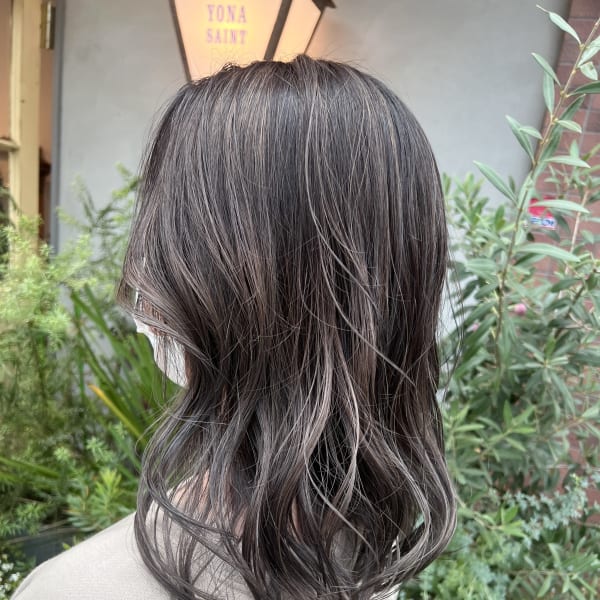 グレージュバレイヤージュ