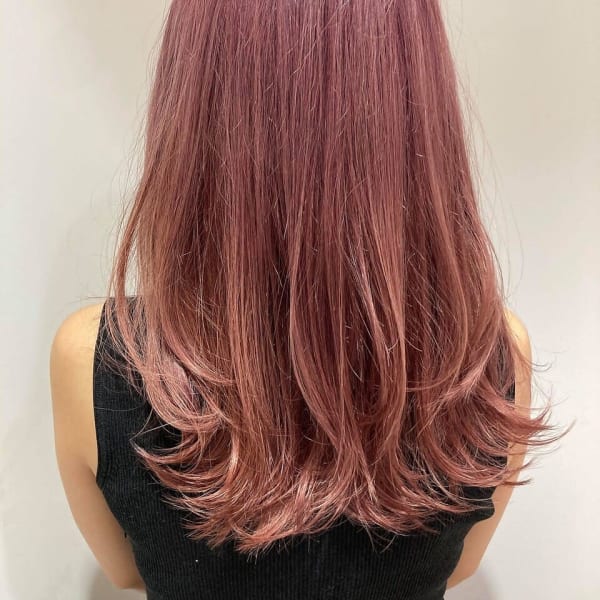 ピンクベージュ レイヤーミディアム くすみピンク