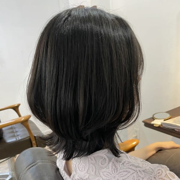 【くびれボブ】