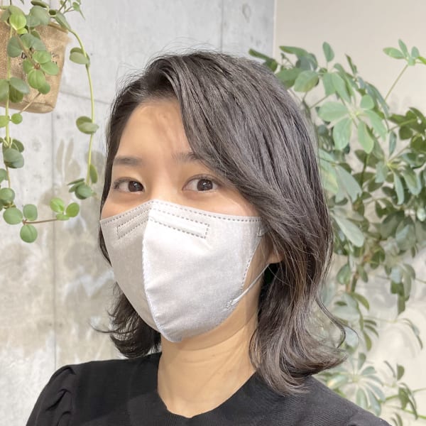 黒髪くびれミディアム　クセが強くてもOKストレートパーマ