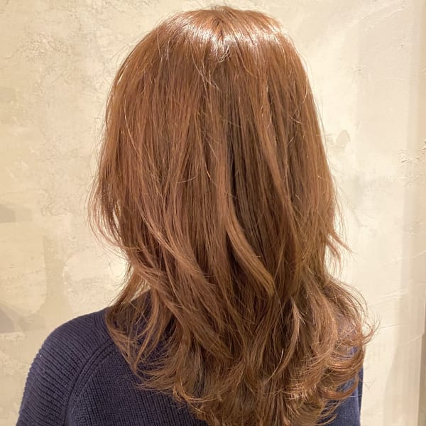 重軽なニュアンスがかわいい、セミロングレイヤー