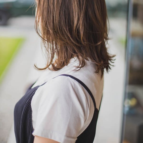 抜け間重視の方におすすめ。セミロングウルフ