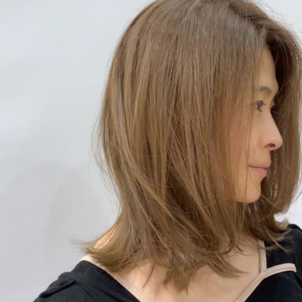 ベージュカラー