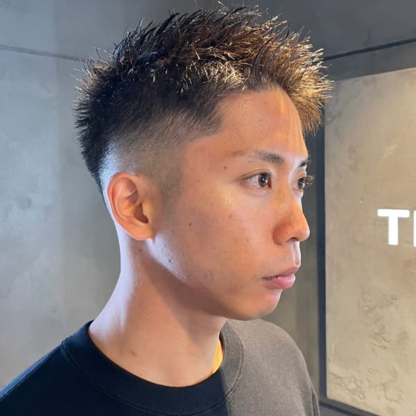 メンズショートスタイル　アップバング　フェードカット【札幌】|THIS IS BARBER