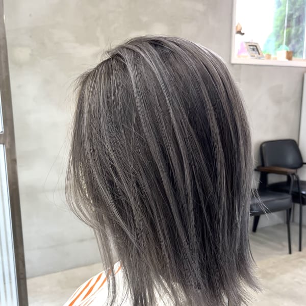 切りっぱなしボブ×バレイヤージュ