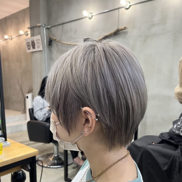 ショート×ホワイトシルバー