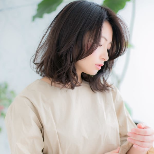 チョコブラウンの大人アンニュイロブヘア|髪質改善 完全個室サロン Pen つくば みらい平 美容室【11月1日NEW OPEN 】