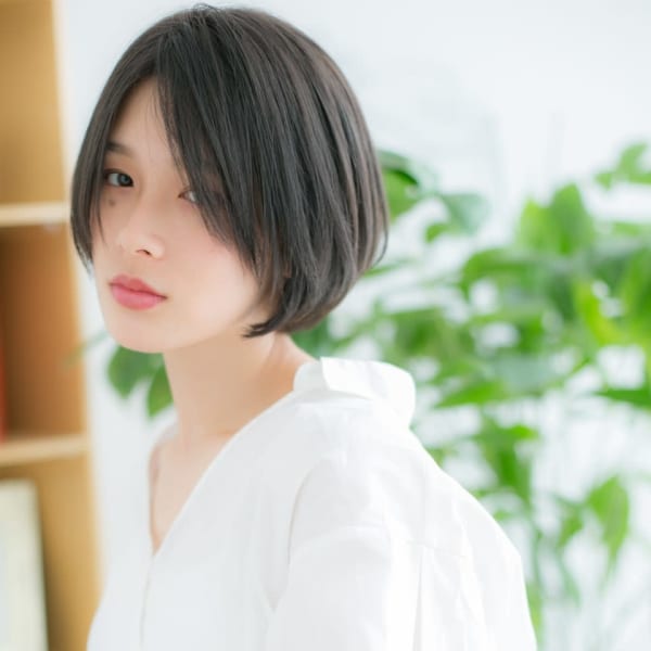 オリーブグレージュ×ク-ルミニボブ