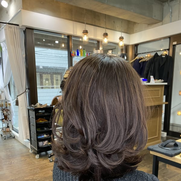 2WAY外ハネロブ・グレージュカラー