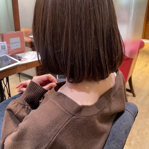 西梅田ボブ/グレージュ/白髪ぼかし【Attirer飯田裕之】