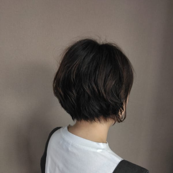 ショートボブのゆるふわパーマ|oto.美容室