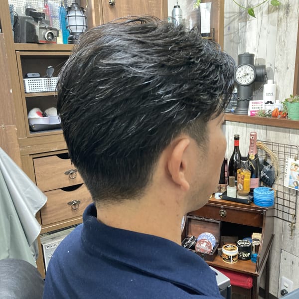 ツーブロック・自然な刈り上げスタイル