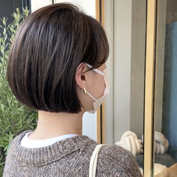 耳掛けしてもおしゃれに決まる、丸みコンパクトボブ♪|Nuii