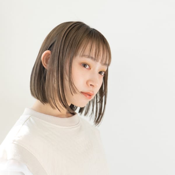 ベージュカラー×シースルーボブ