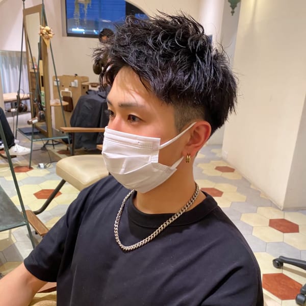 ツーブロックマッシュアップバングコンマヘアスキンフェード