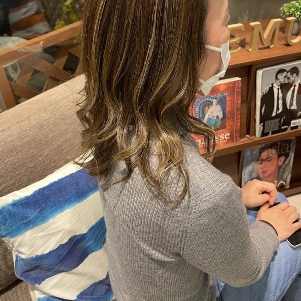 しっかりハイライトでオシャレに白髪カバー