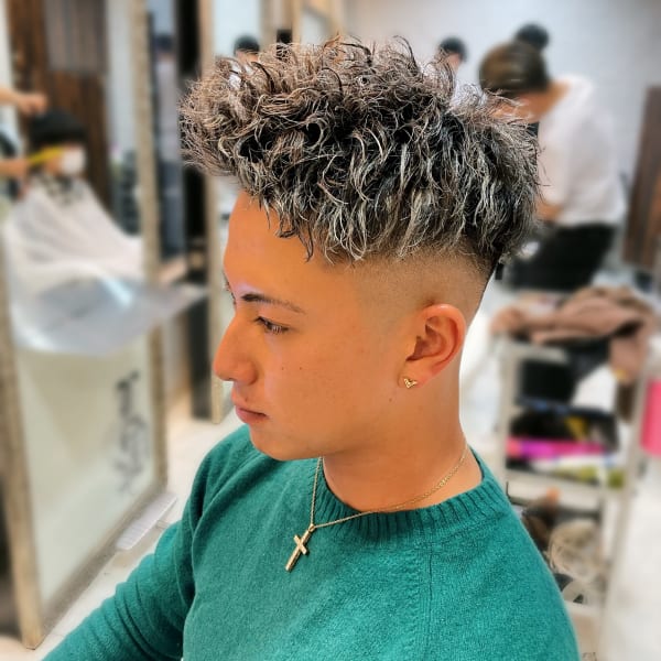 フェードショート×メッシュ×ダレるパーマ