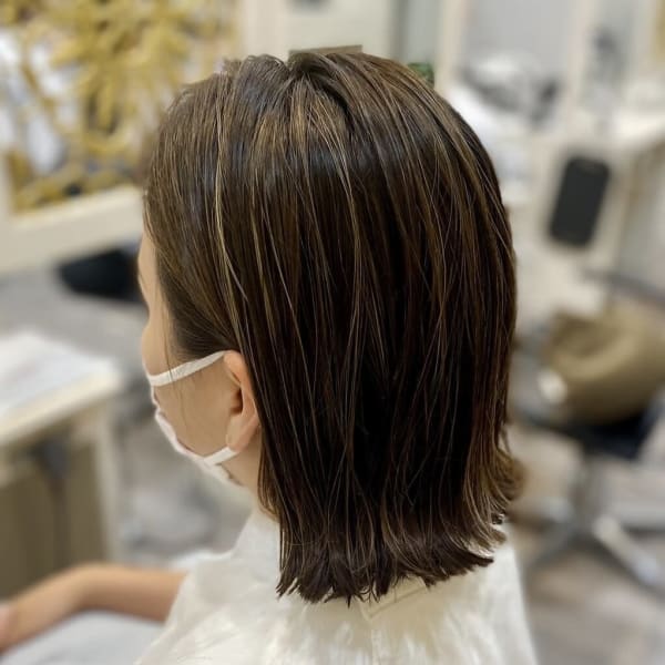 ハイライトが可愛い"切りっぱなしボブ"|Y/JINGU