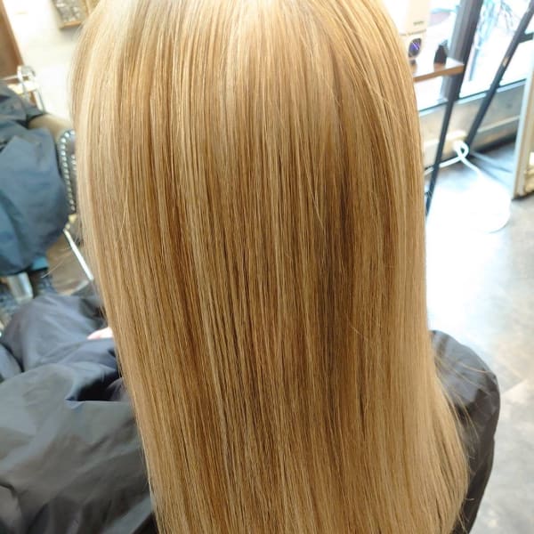 BROOK HAIR DESIGN 明るめグレイヘア