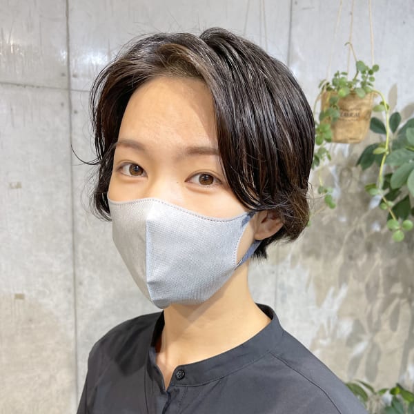 襟足が浮くかた、黒髪おしゃれパーマ