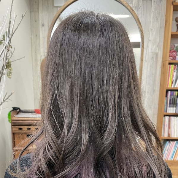#インナーカラー #パープル #シルバーグレー #ブリーチ